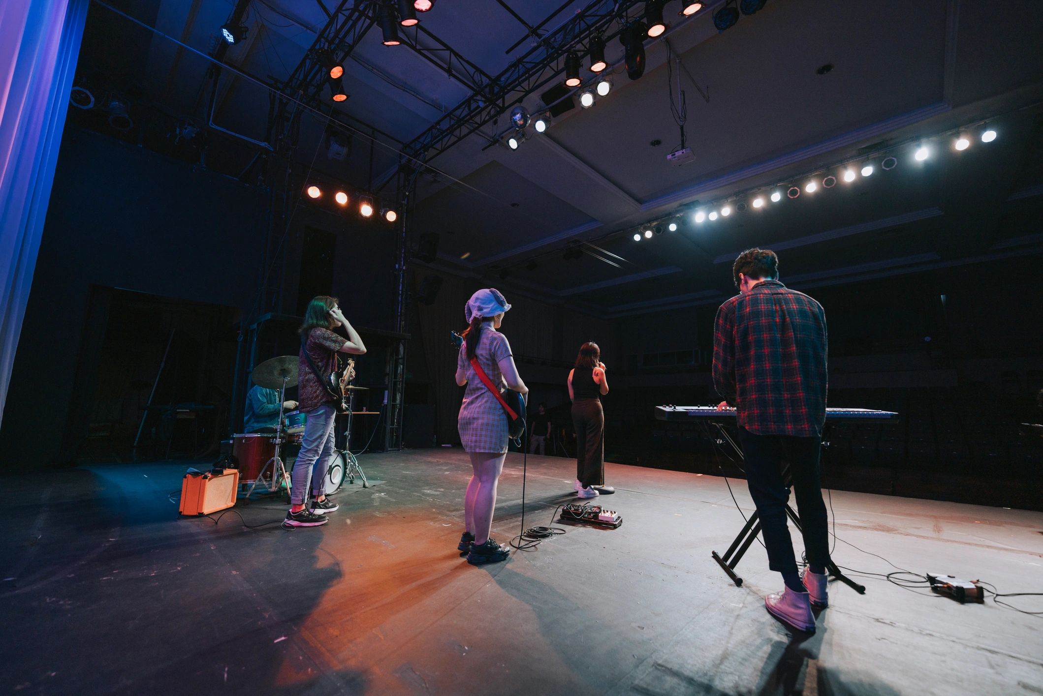 Live music performance and audience energy